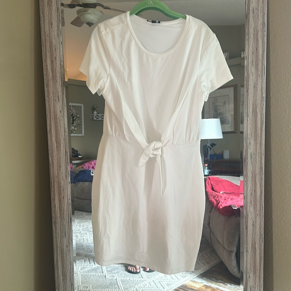 Express White front tie T-shirt dress size large.